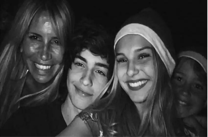 Juanita Tinelli pasó Navidad lejos de su papá y junto a su novio