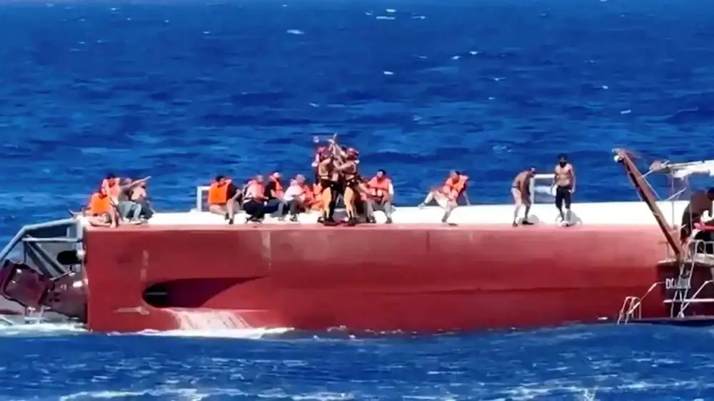 Se hundió un barco con 270 personas a bordo frente a las costas de Chipre.