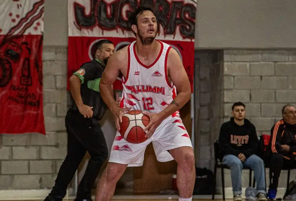 Alumni sigue invicto