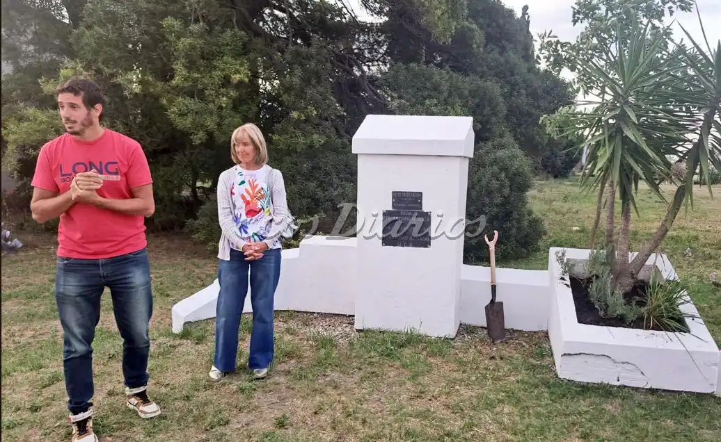Homenaje. Al expresidente Illia en el monumento de 74 y Jesuita Cardiel