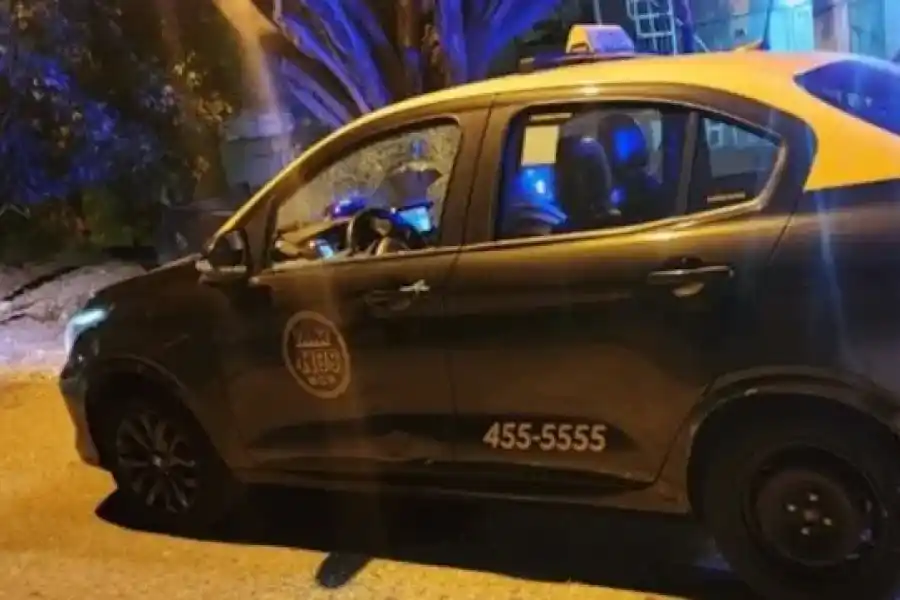 Asesinaron de dos balazos en la cabeza a un taxista en Rosario: investigan el motivo