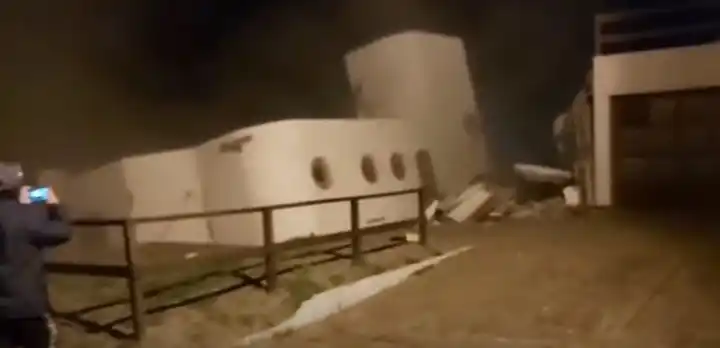 Por la sudestada, el mar se tragó una casa que estaba frente a la playa