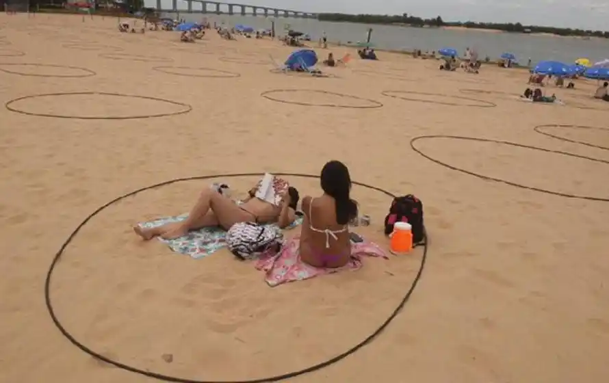 La Florida: Con barbijos y dentro de los círculos, la gente respetó el distanciamiento