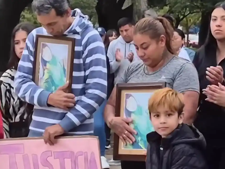Los padres de Guadalupe encabezaron la movilización.
