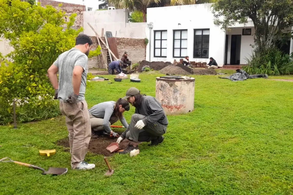 Nuevas excavaciones arqueológicas revelaron sectores históricos en la Casa de Fray Mocho