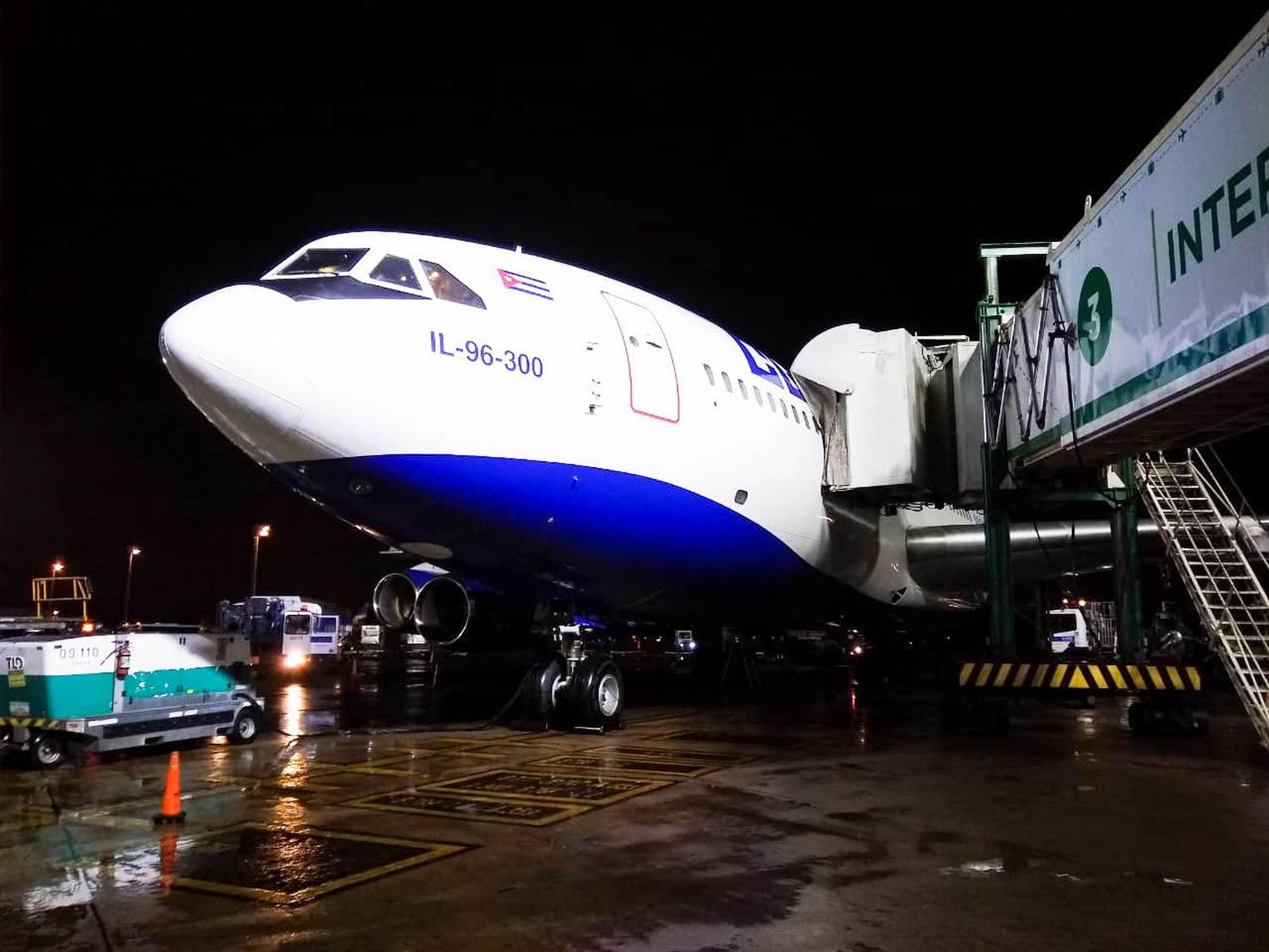 Cubana de Aviación recupera otro avión ruso: uno de sus Ilyushin 96-300 vuelve a volar tras un mantenimiento