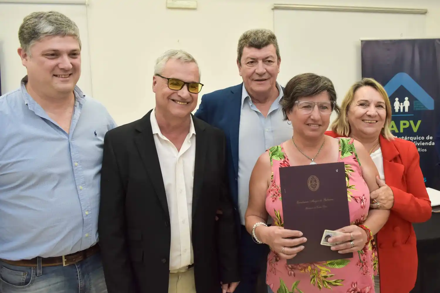 Se realizó la entrega y firma de más de 100 escrituras