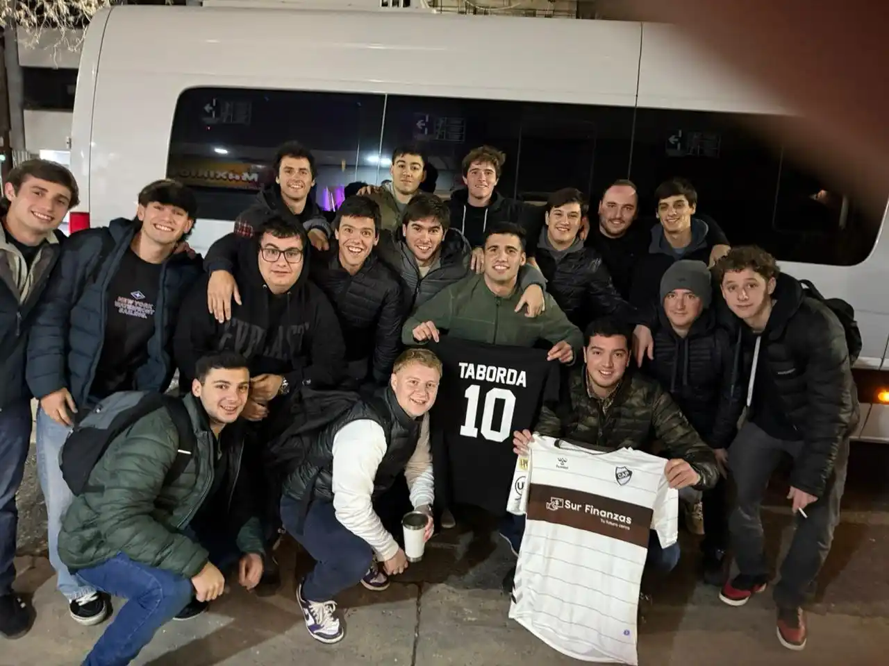 La "Taboneta" firme en el acompañamiento a Vicente