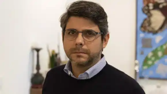 OTORGAN 153 MILLONES DE DÓLARES  a preso político que estuvo recluido dos años en cárceles venezolanas