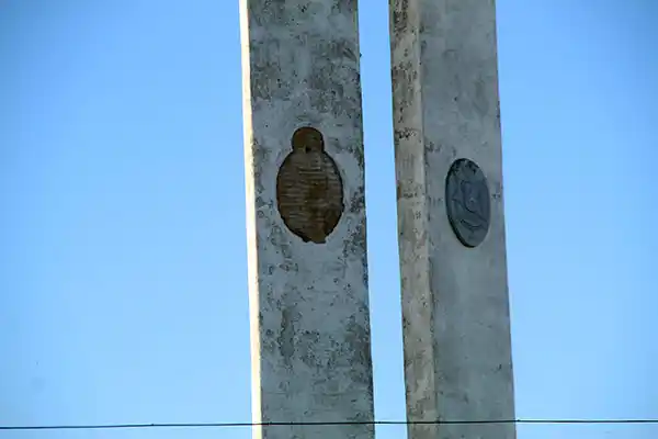 El monumento a San Martín y el escudo que no se repuso