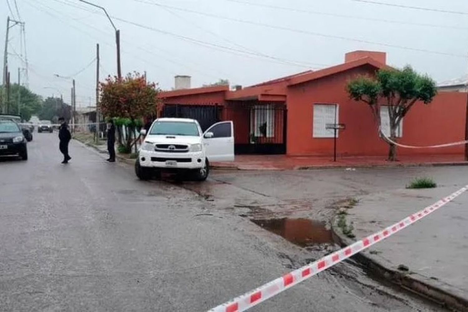 Asesinaron a un hombre de un balazo en la cabeza frente a sus hijos cuando salía a trabajar.