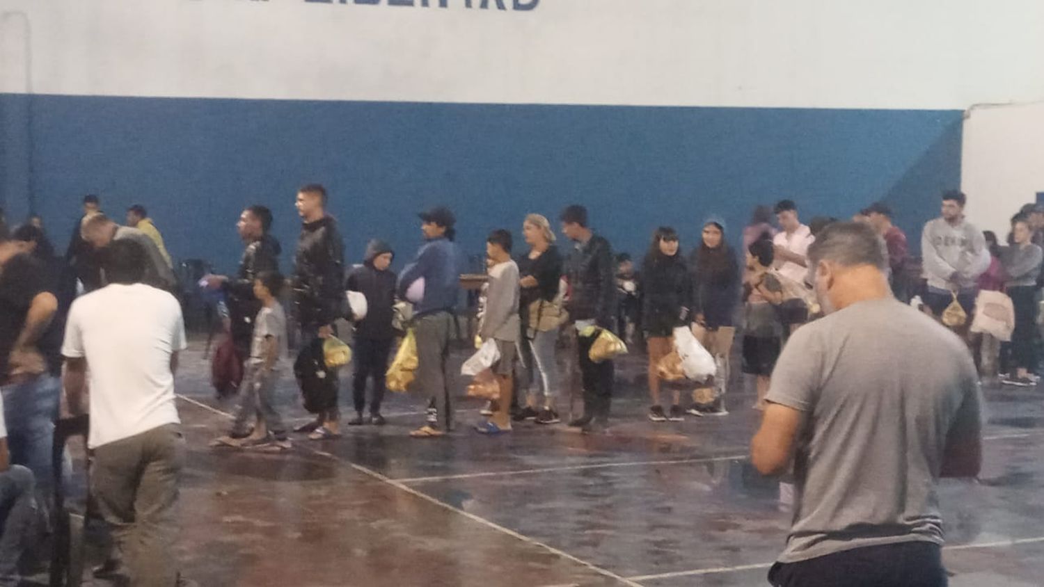 Las fuerzas de la comunidad se unieron para contrarrestar la emergencia.