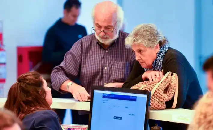 Jubilados y pensionados: el Gobierno otorgó un nuevo bono de $70.000