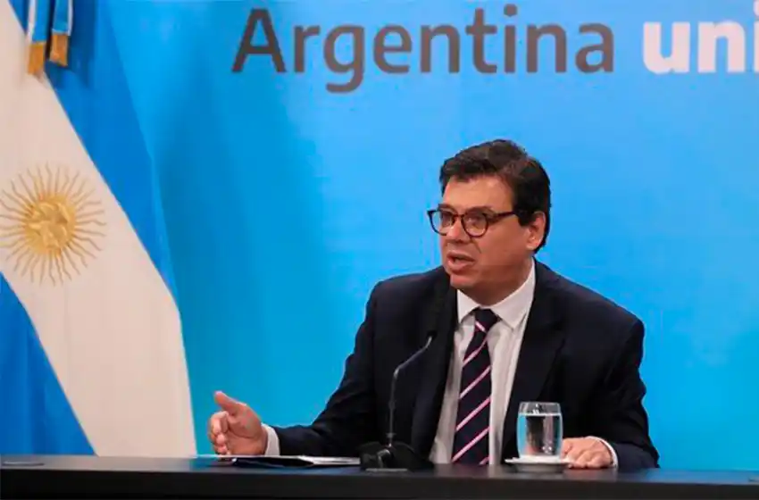 Moroni adelantó que este mes se reabrirá la negociación por el salario mínimo