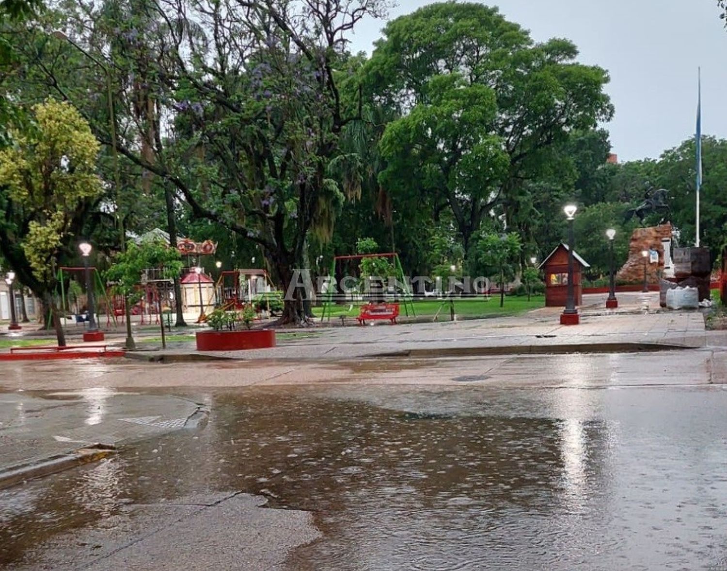 Elevaron a naranja el nivel de alerta por tormentas fuertes en toda Entre Ríos