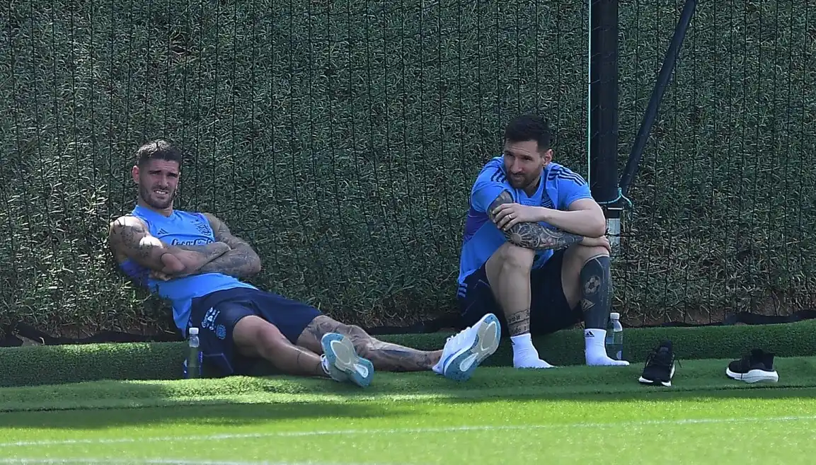 Messi, un espectador de lujo en la práctica de Argentina luego del desahogo ante México