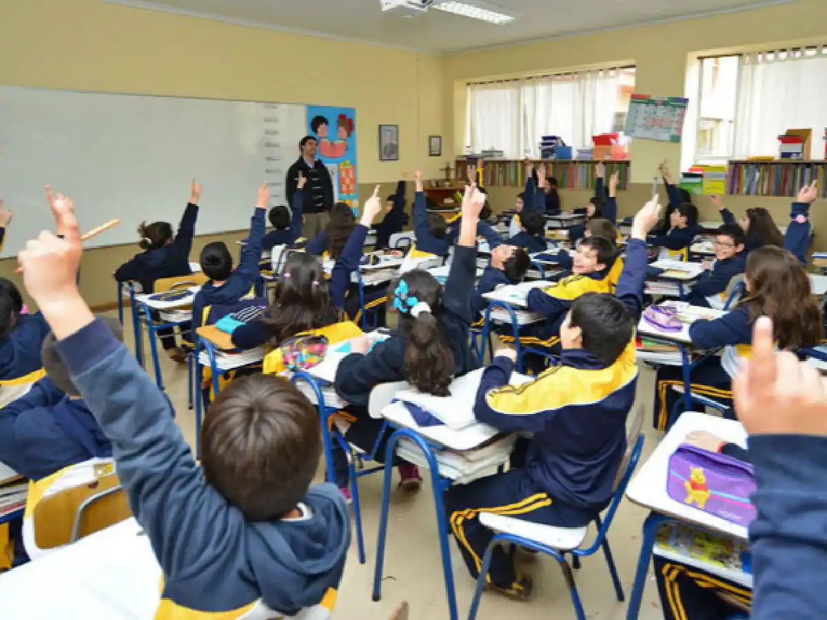 Fallo judicial obligó a docentes en huelga a dar clases