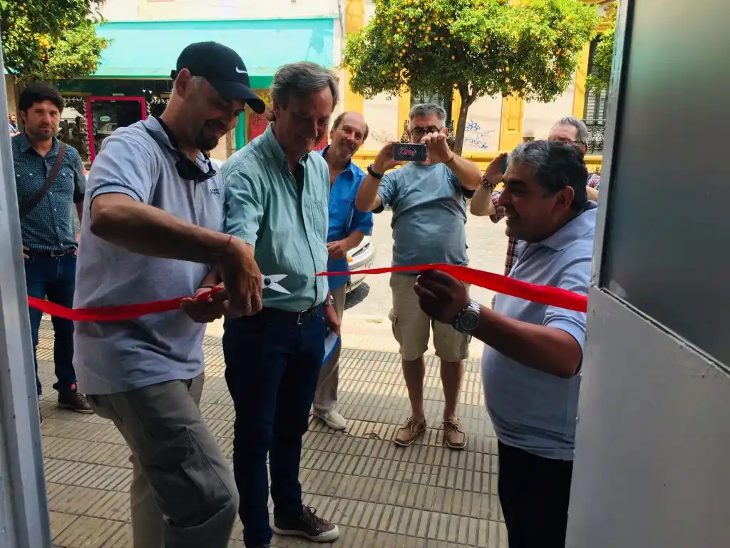 Autoridades municipales estuvieron presentes en la inauguración de El Nuevo Amanecer