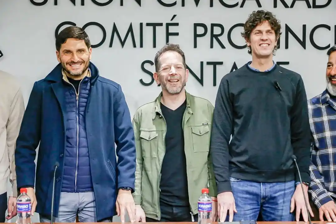 Lousteau se mostró junto a Pullaro y le pidió a la UCR que no tenga “miedo”