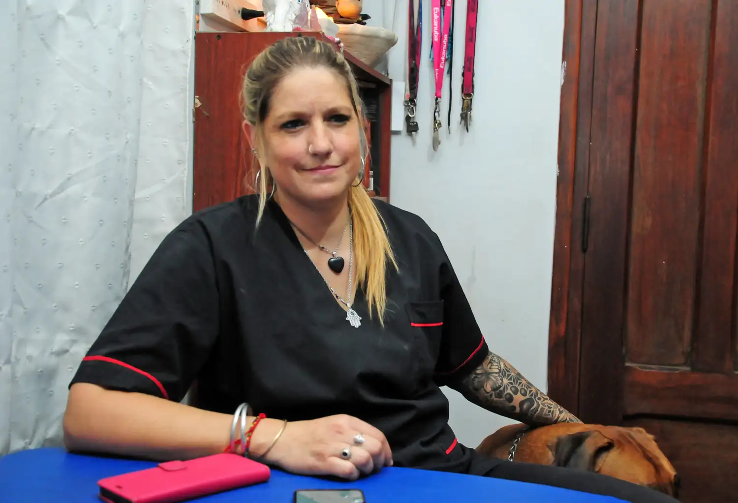La veterinaria y proteccionista Marcela Jara contó con alegría que gracias a lo recaudado en este mes, pudieron saldar parte de la deuda.