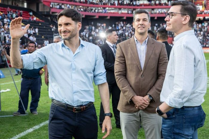 El presidente de Paraguay, Santiago Peña, acompañó al gobernador.