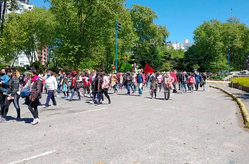 Desocupados y precarizados marcharon en reclamo de trabajo