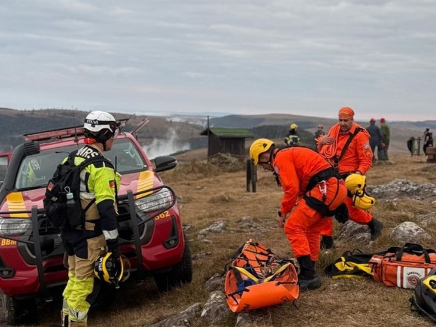 Imagen de los bomberos y personal de rescate (Foto: Gentileza)