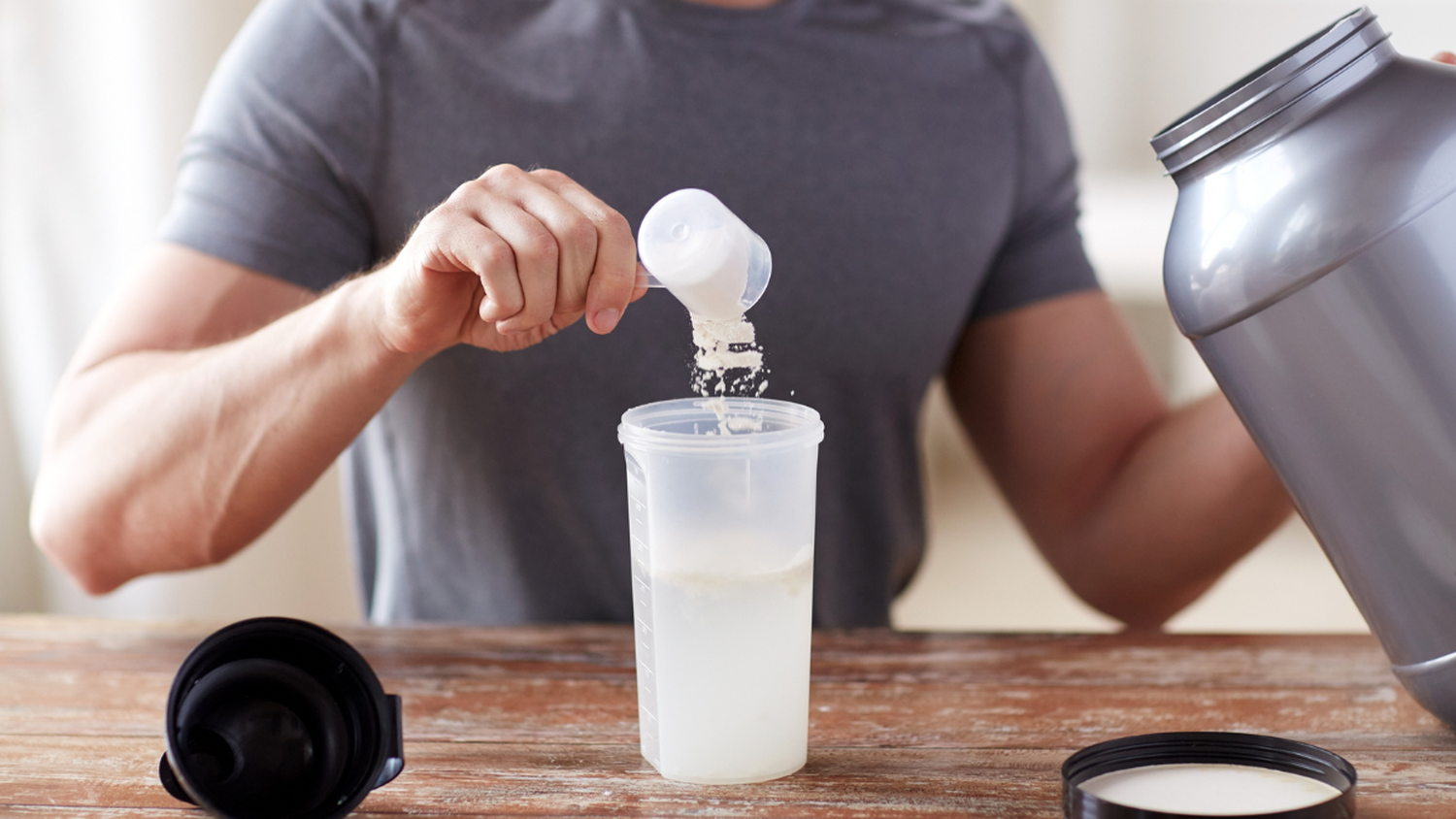 No todos necesitan suplementos: la clave está en una buena rutina de entrenamiento y hábitos de salud/ DeporteGlam