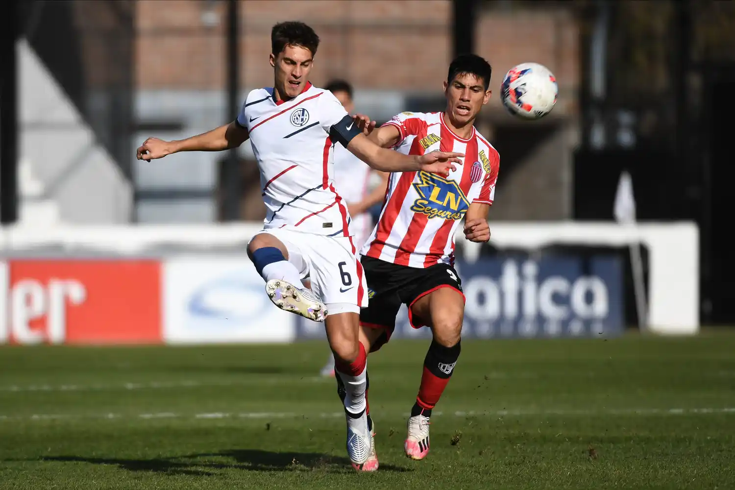 Barracas y un triunfo con polémicas ante San Lorenzo