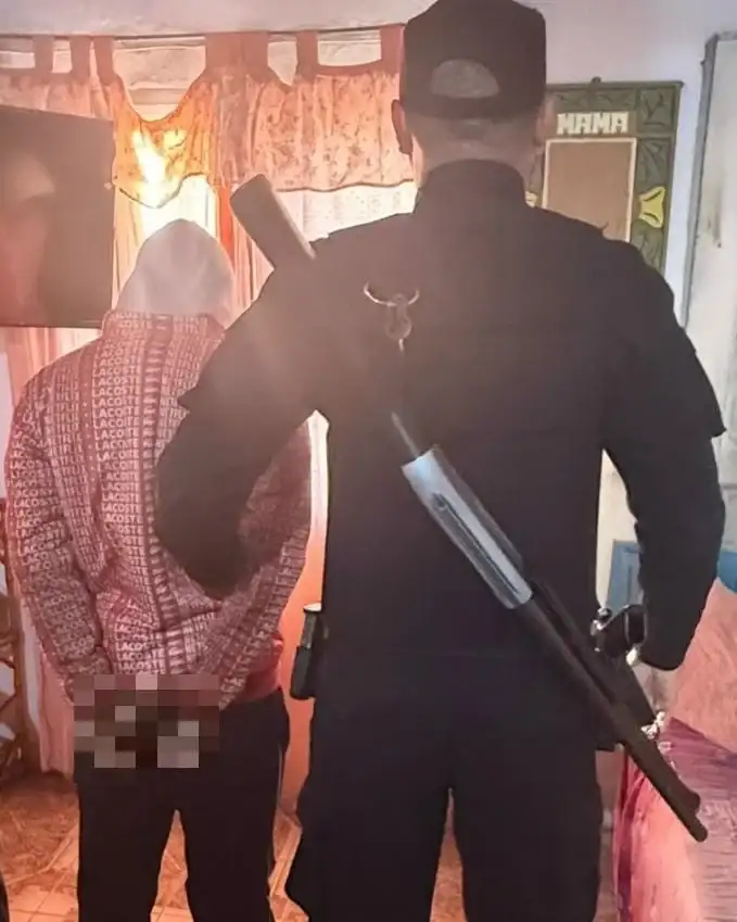 Múltiples allanamientos: secuestraron autopartes de motos robadas y aprehendieron a dos jóvenes en Venado Tuerto - 1