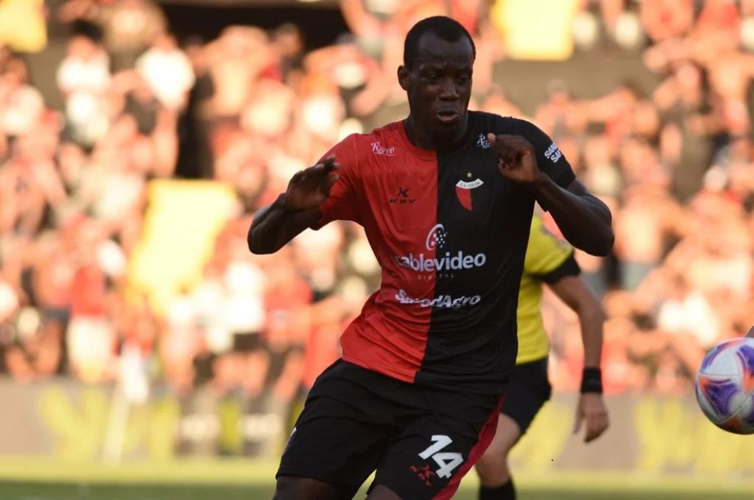 Colón recibe a Newell’s en el estadio Brigadier López