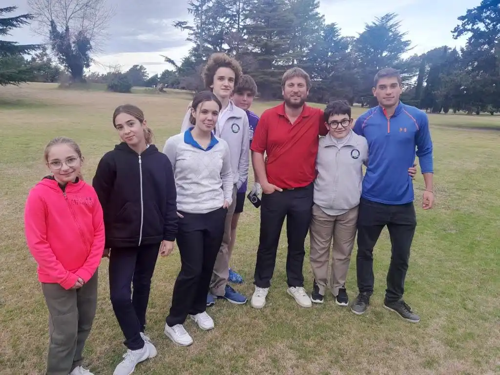 Los golfistas del futuro: Tres Arroyos Golf Club tiene su Escuelita