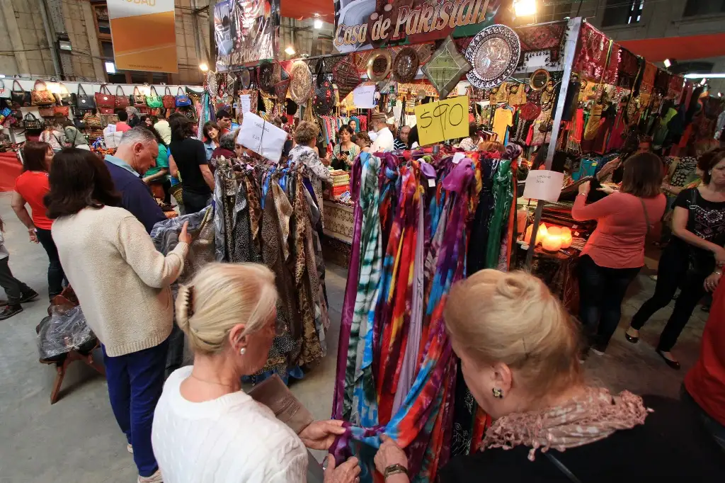 La Feria Artesanal del Mundo y Comunidades Indígenas se luce en la Belgrano