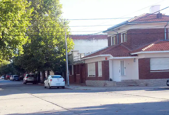 “Apuntó con el arma a mi cabeza y dijo que nos estaban robando”