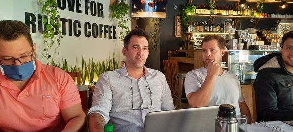 Sin presencia de los precandidatos, Avanza Libertad volvió a convocar a una nueva mesa de “intercambio de ideas”