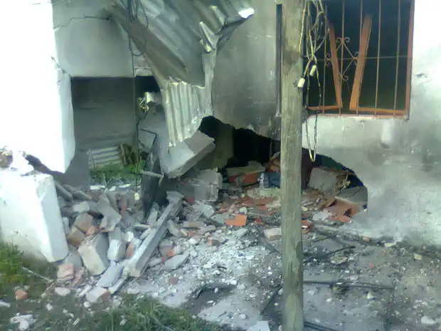 Terrible estruendo en la mañana por la explosión de una garrafa