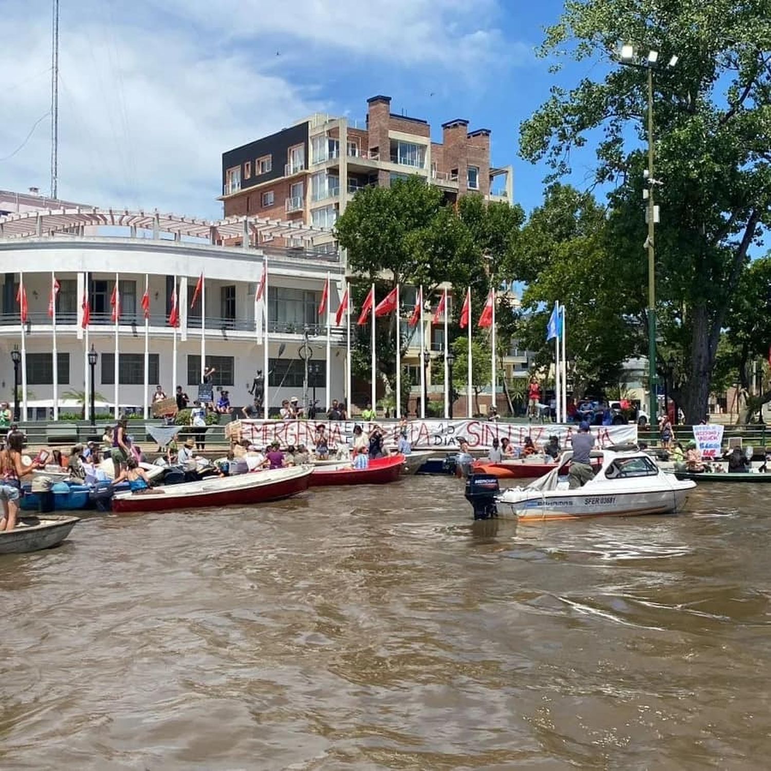 Dos semanas sin luz: Vecinos del Delta de Tigre llevaron a cabo una asamblea por “falta de respuestas”