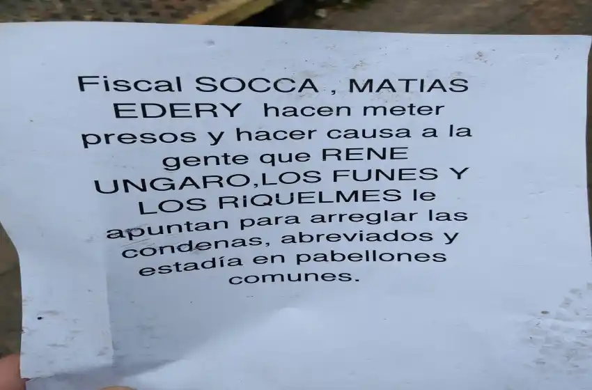 Imputaron a cuatro personas por arrojar panfletos con intimidaciones a fiscales