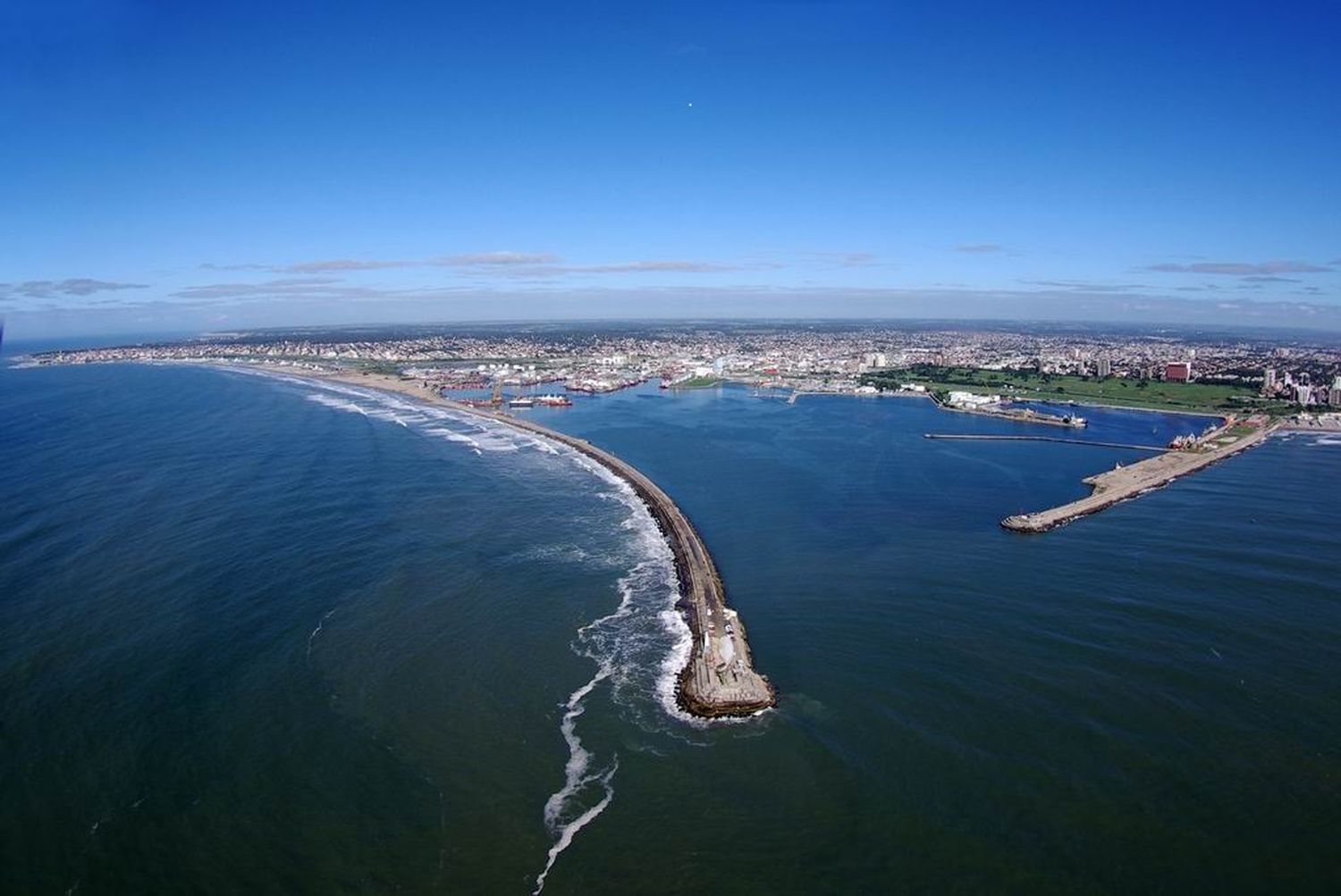 El Puerto de Mar del Plata llama a licitación internacional para una nueva obra pública de dragado