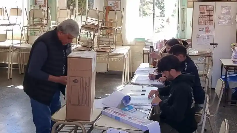 De los cinco que participaron en ambos comicios, tres lograron aumentar su caudal de votantes.