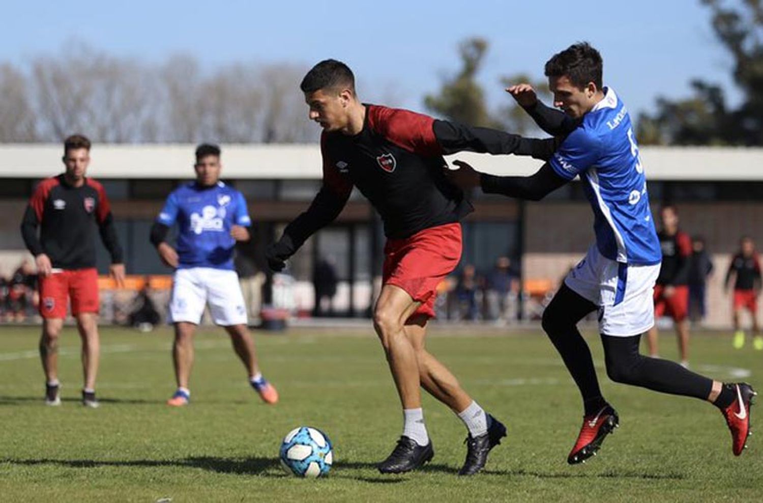 Los suplentes de Newell’s golearon a Argentino en un encuentro amistoso