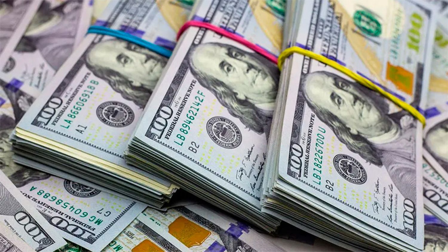 El dólar subió en todas sus cotizaciones