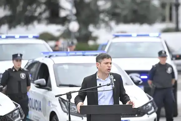 Kicillof cruzó a Caputo y pidió que apruebe el financiamiento: "Rapidito, Toto"