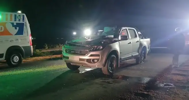 El accidente fatal ocurrió cerca del acceso de Josefina. (Fotos: Bomberos Voluntarios de Frontera).