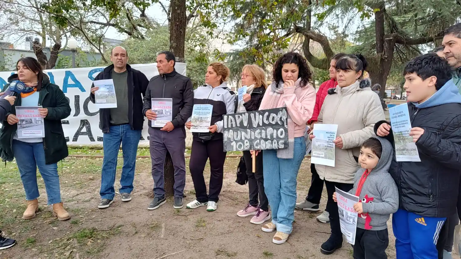 Vecinos de Gualeguaychú reclaman que se retome la culminación de sus viviendas