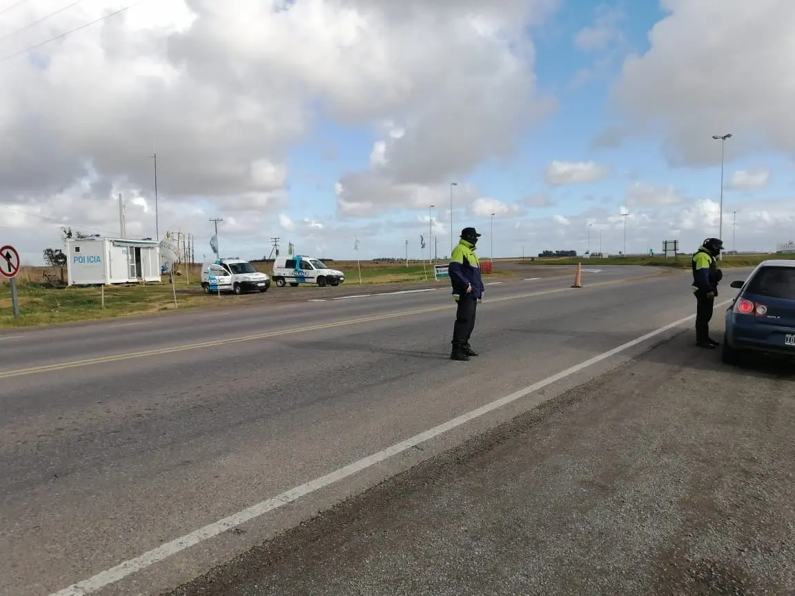 Controles en los ingresos a San Cayetano
