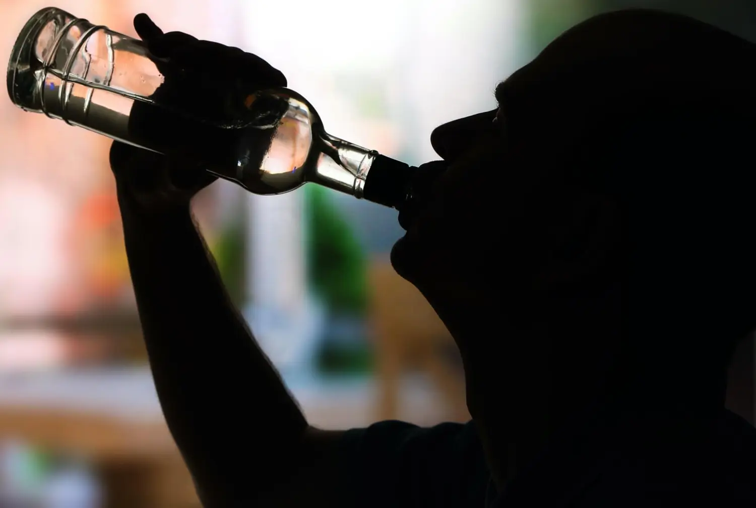 “Me encerré en una botella”: el drama que nadie ve y que busca romperse en Rafaela con Alcohólicos Anónimos