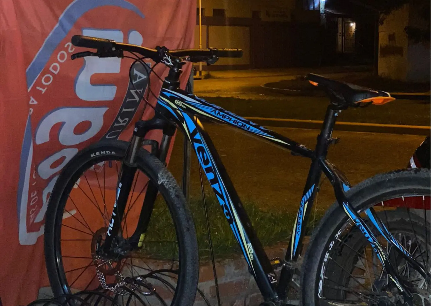 "El vehículo robado es una mountain bike de marca Venzo.