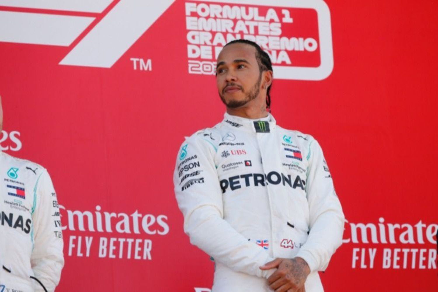 El tremendo gesto de Lewis Hamilton mientras conducía a mas de 200km/h