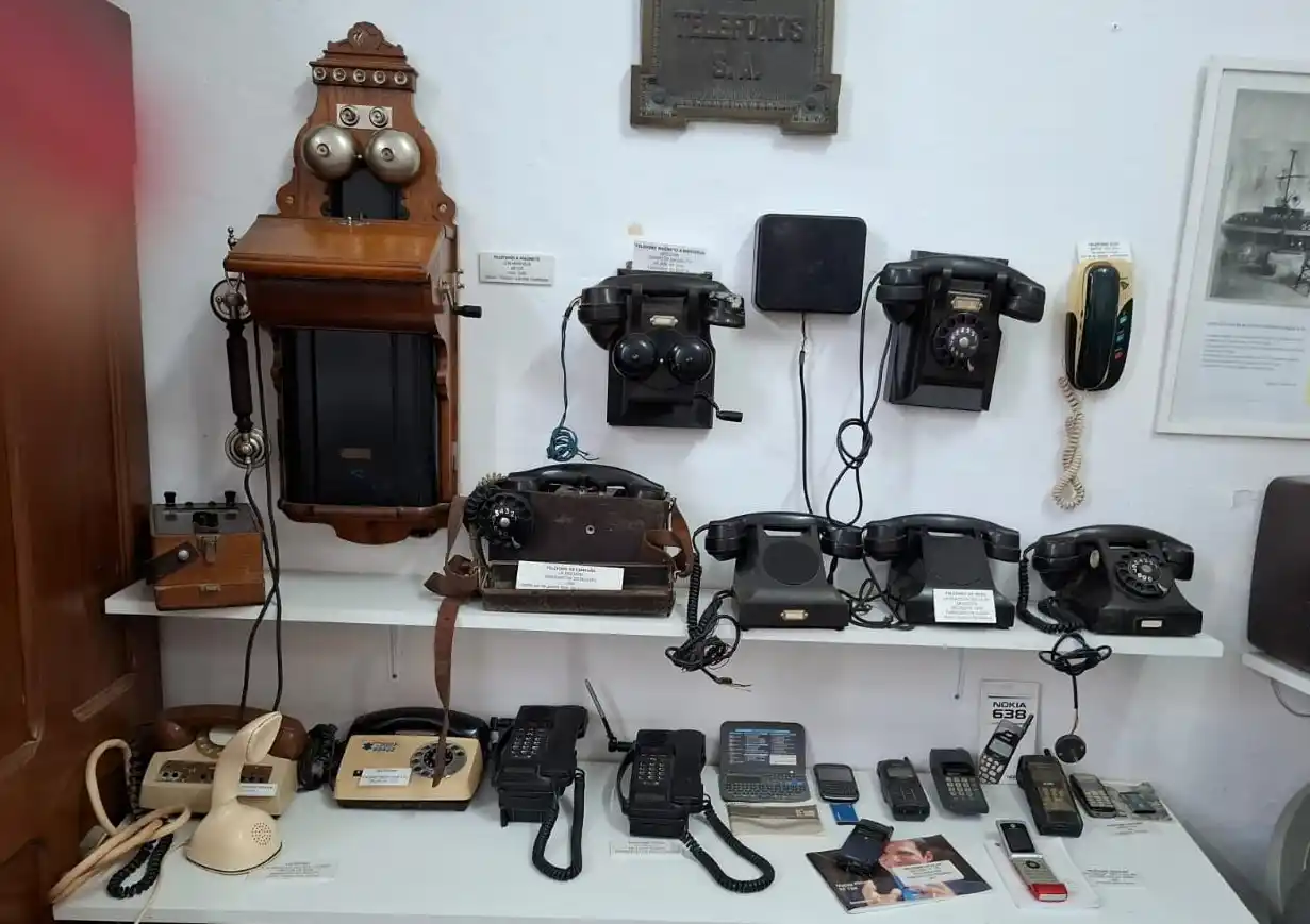 Teléfonos antiguos-